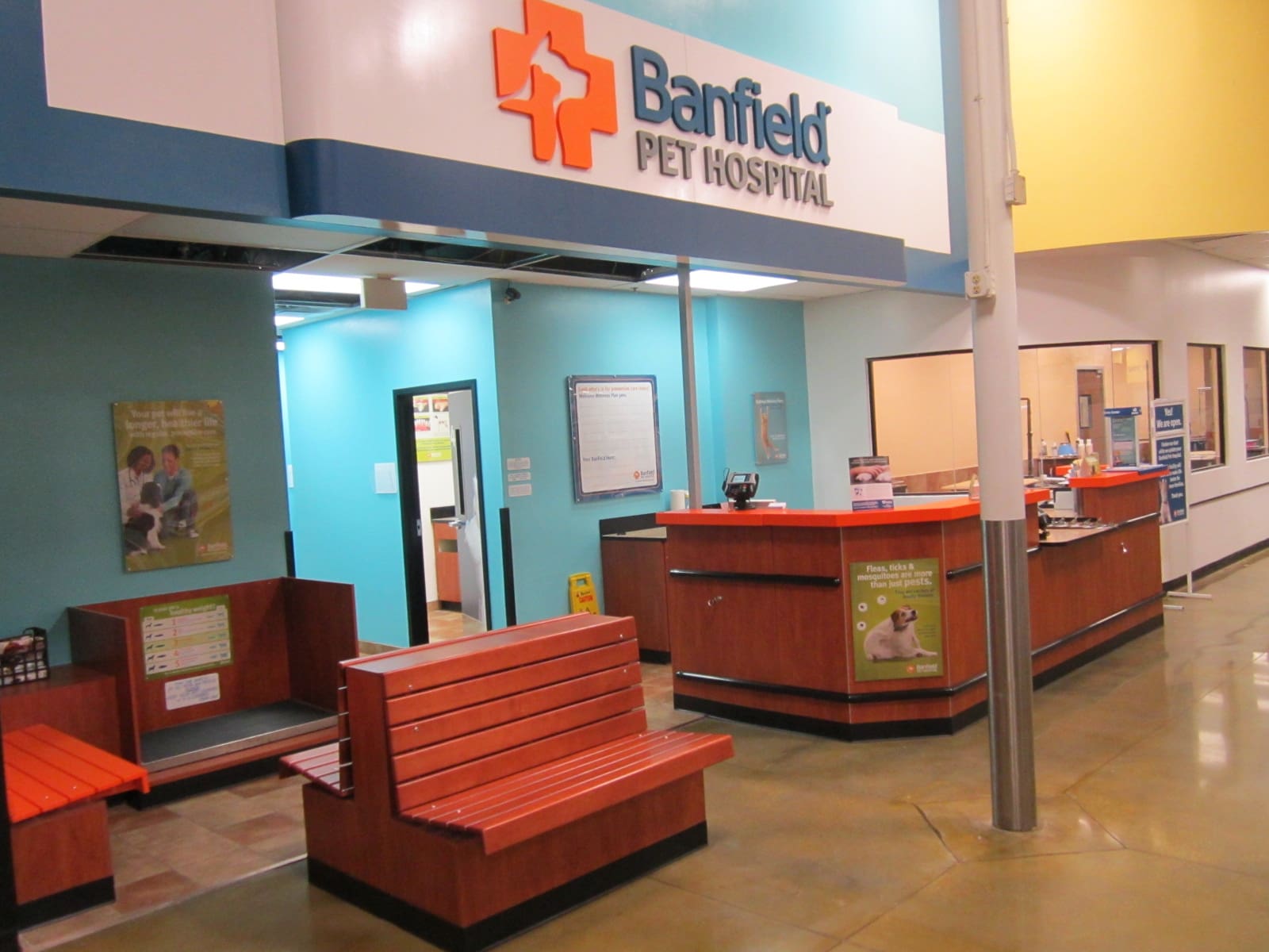 The Banfield Altamonte Springs front lobby