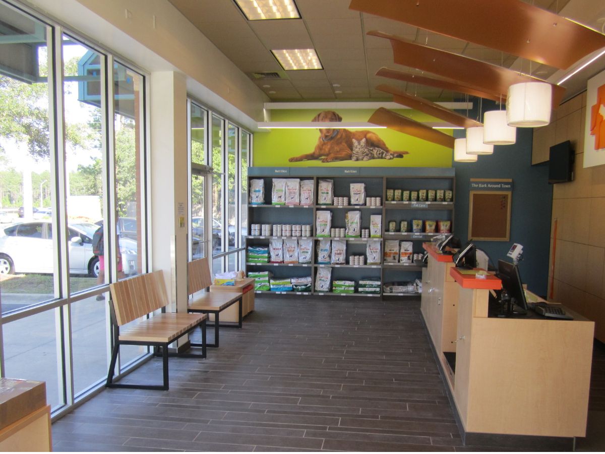 Banfield Pet Hospital: Jacksonville Kernan Square lobby