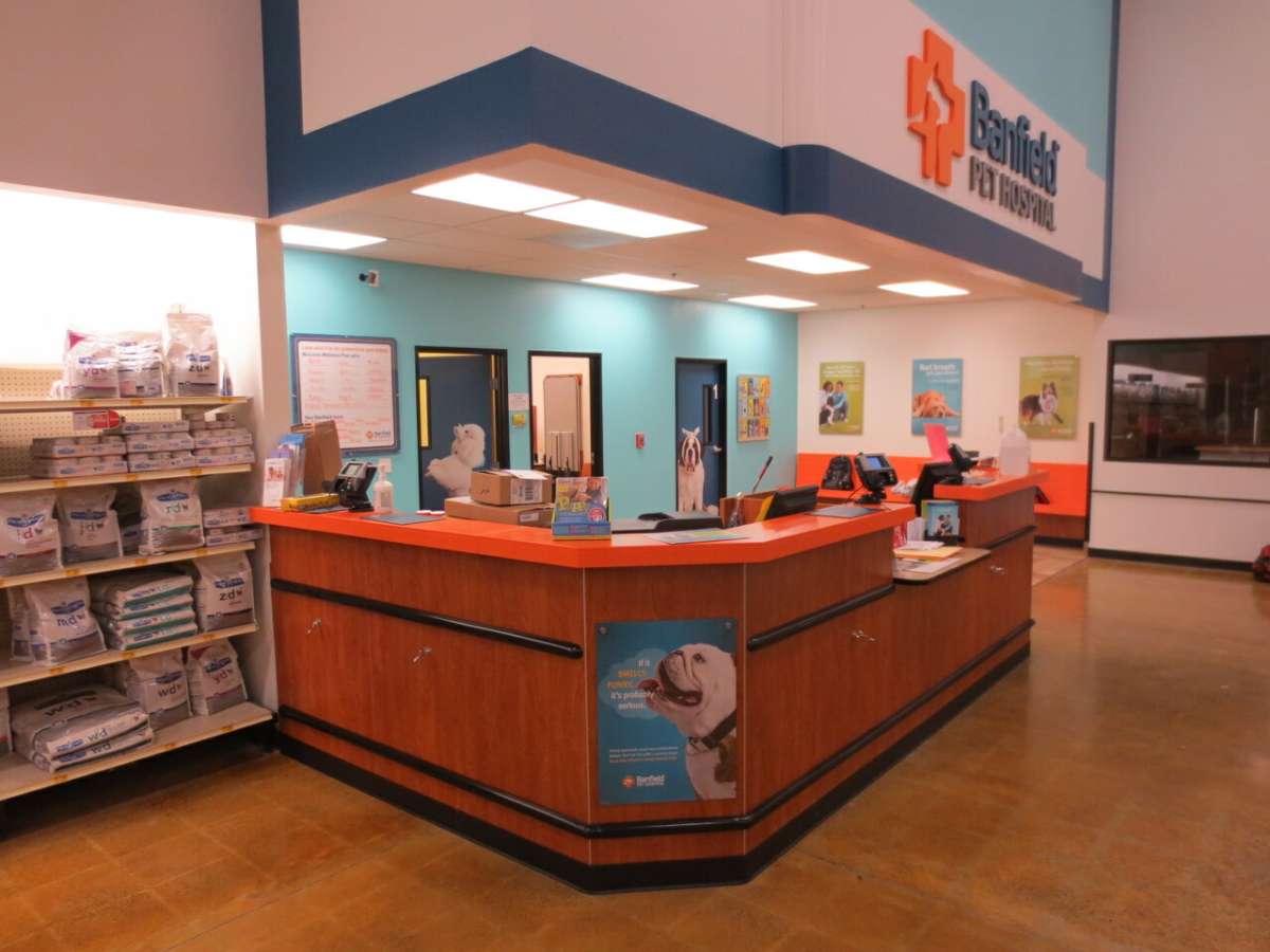 The front desk at the Sacramento N Banfield hospital