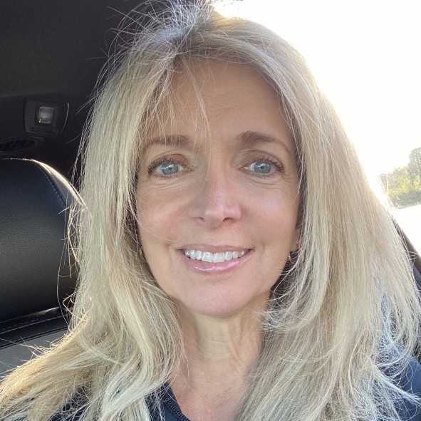 Profile picture of Christine Viaggiano, Shift Lead