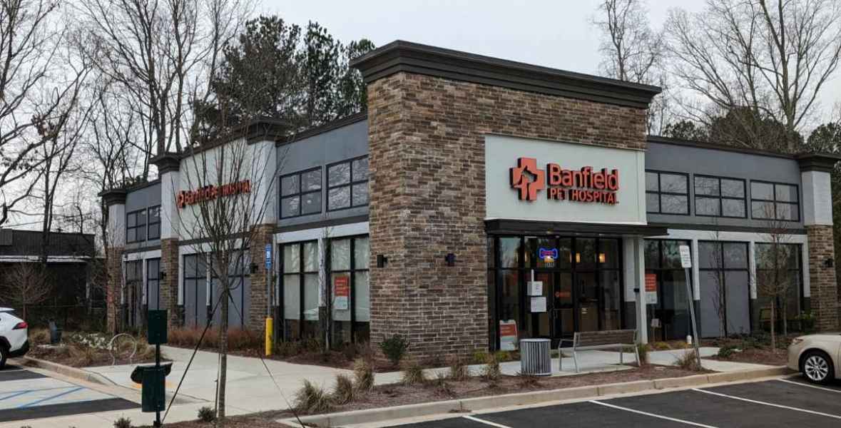 The exterior corner of the Johns Creek Proper hospital