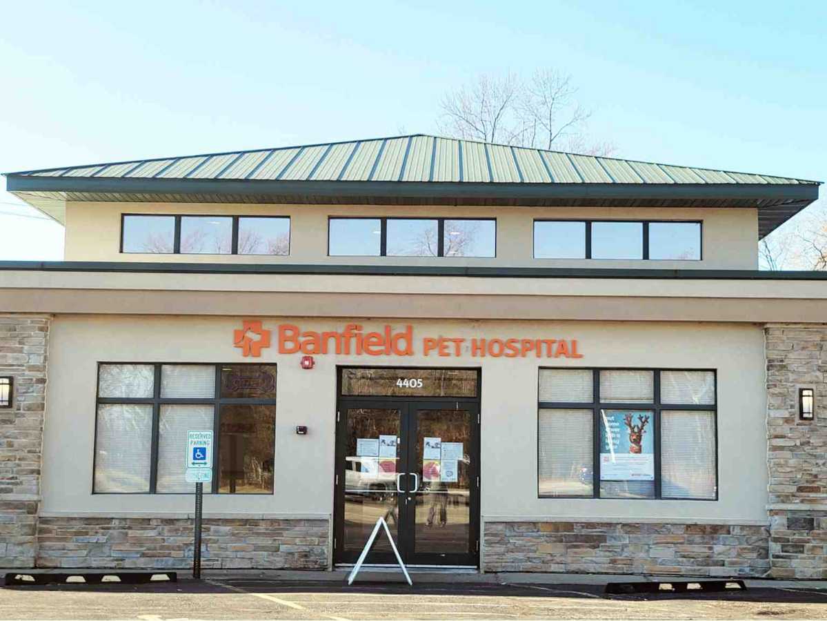 Entrance of the Banfield Pet Hospital